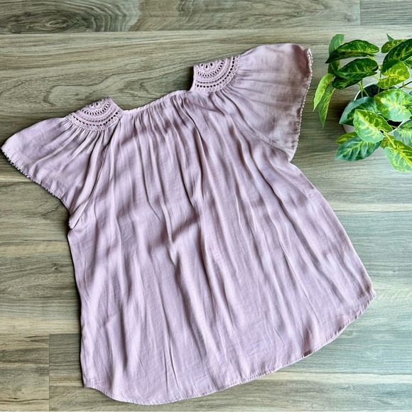 LOFT Embroidered Shoulder Detail Flutter Sleeve  Flowy Top Mauve Pink Size MP - Picture 8 of 10